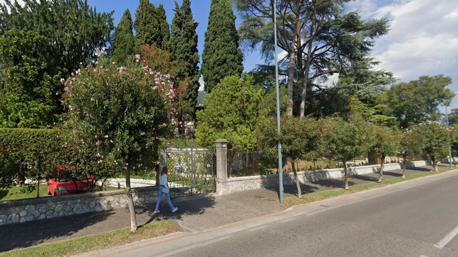 Copertina di Secondo accesso al Parco Bernini dalla Strada Statale (civico 117)