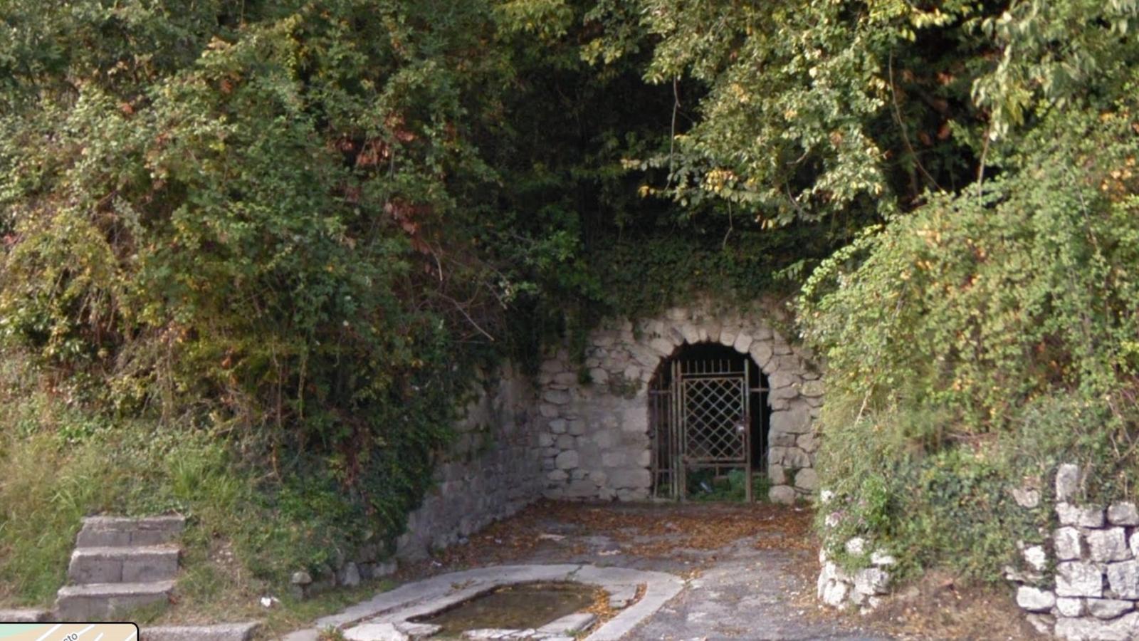 Copertina di Rifugi anti-aerei